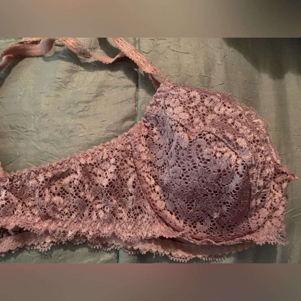 Oscar de la Renta underwire bra 34 B